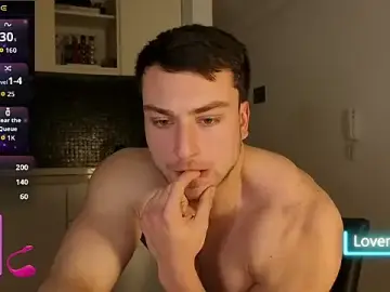 Stripchat Live Sex Cam of Benicio07