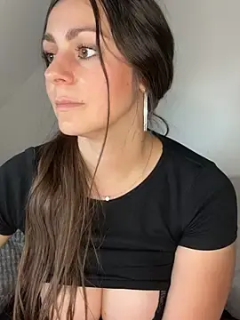 Stripchat Live Sex Cam of Loella-Rose