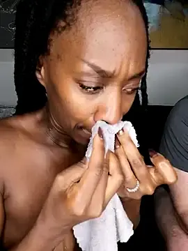 Stripchat Live Sex Cam of chocolatehotwife