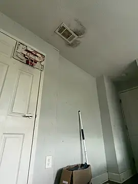Stripchat Free Porn Cam of Munchkinbaby72318