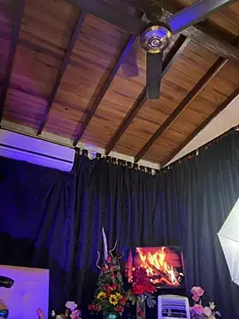 Stripchat Live Sex of monroe_777