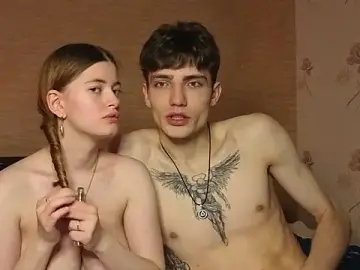 Stripchat Watch Live Sex Cams of EmiliaCouple