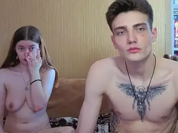 Stripchat Free Porn Cam of EmiliaCouple