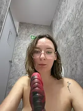 Stripchat Live Sex of The_Snowwhitee