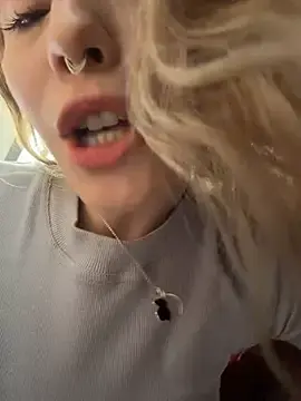 Stripchat Live Sex Cam of _NotYourSlut_