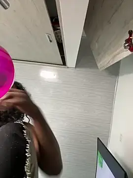 Stripchat Free Porn Cam of Bustykeyla