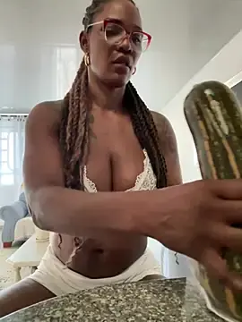 Stripchat Watch Live Sex Cams of Bustykeyla