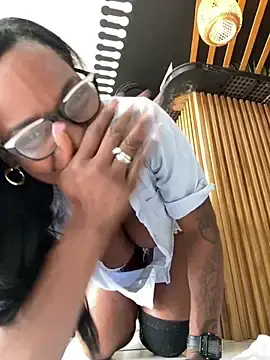 Stripchat Nude Webcam of Bustykeyla