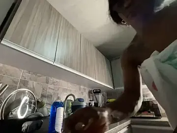 Stripchat Sex Cam of Bustykeyla
