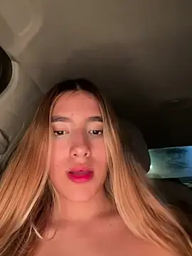 Stripchat Sex Cam of Lucy_lu01