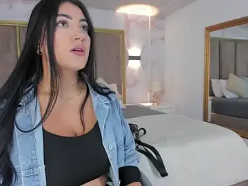 Stripchat Adult Webcam of PaulinaDuarte