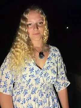 Stripchat Live Sex Cam of Sophie_cute06