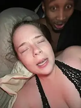 Stripchat Sex Cam of itsmilavoss