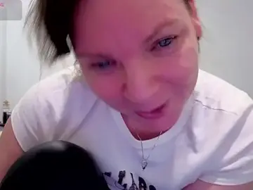 Stripchat Free Porn Cam of Aussiecougar