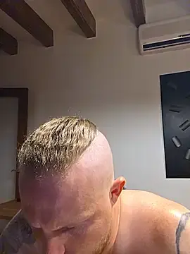 Stripchat Sex Cam of kylie_blck