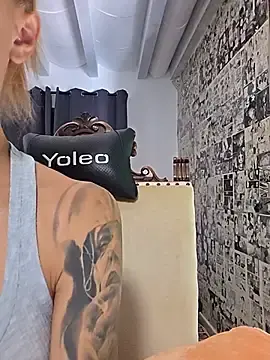 Stripchat Live Porn of kylie_blck