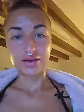 Stripchat Live Porn of kylie_blck