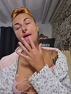 Stripchat Adult Webcam of kylie_blck