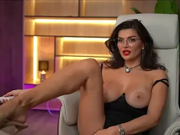 Stripchat Adult Webcam of myakalifa