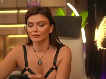 Stripchat Free Porn Cam of myakalifa
