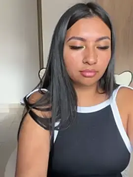 Stripchat Live Sex of Issa_Santana