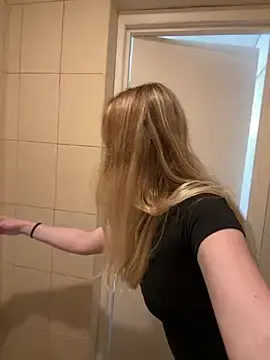 Stripchat Live Sex Cam of SiaLater