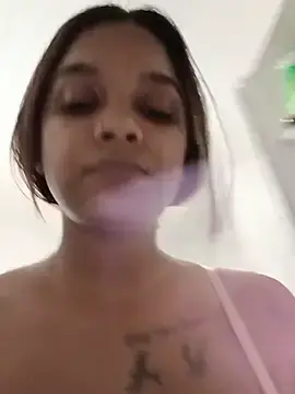 Stripchat Sex Cam of Indianqueen03