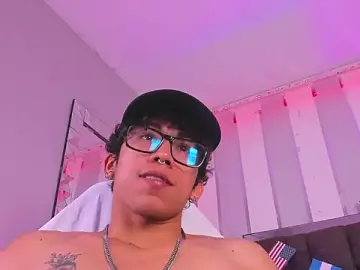 Stripchat Live Sex of AkazaBoy_