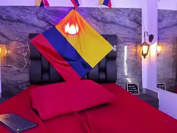 Stripchat Live Sex Cam of Adrian_Wolf