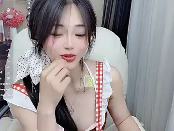 Stripchat Free Porn Cam of CeeKie
