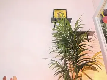 Stripchat Free Porn Cam of emaa_lambert