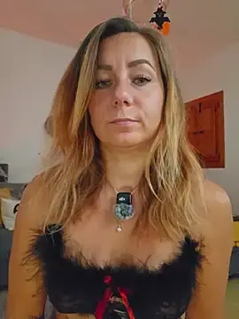Stripchat Nude Webcam of AngelaDesires