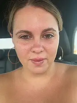 Stripchat Live Sex Cam of Samantha_official