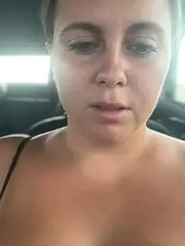Stripchat Live Sex Cam of Samantha_official