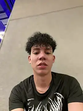 Stripchat Nude Webcam of yoursexyjose