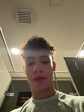 Stripchat Watch Live Sex Cams of yoursexyjose