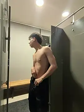 Stripchat Adult Webcam of yoursexyjose