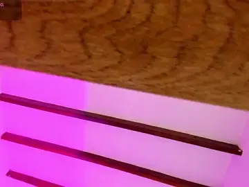 Stripchat Live Porn of Laura_Torres18