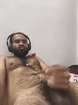 Stripchat Live Sex of Hairy_hunk32