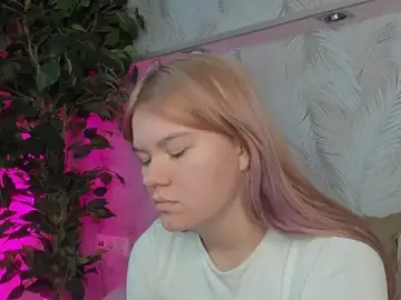 Stripchat Sex Cam of Kimm-Lee