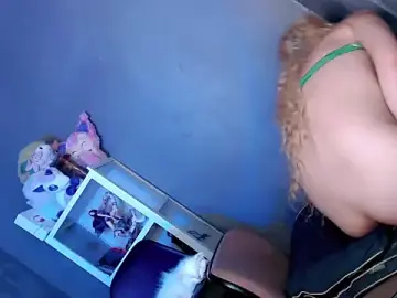 Stripchat Free Porn Cam of coffe_cat28