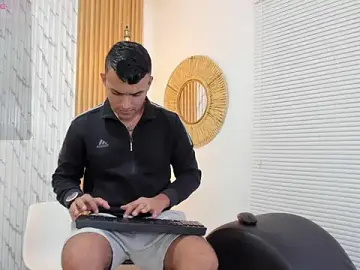 Stripchat Live Porn of Chris_vega_