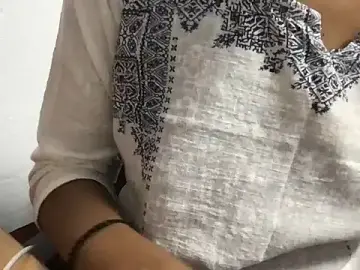 Stripchat Adult Webcam of Maanvi_Gill