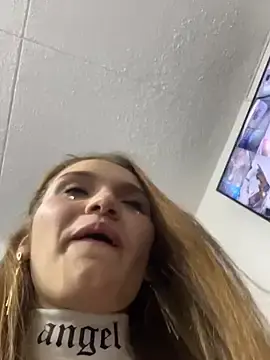 Stripchat Live Porn of meryymoon_