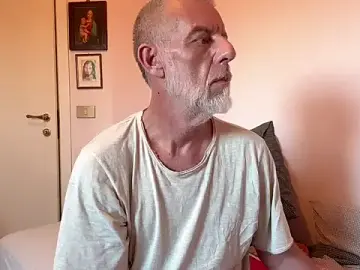 Stripchat Live Sex Cam of PierPesaroX