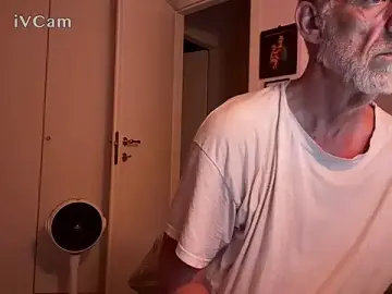 Stripchat Sex Cam of PierPesaroX