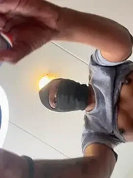 Stripchat Adult Webcam of StupidNaturalPhatBooty_