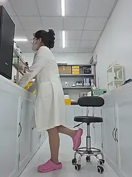 Stripchat Live Sex Cam of HinaLovely