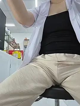 Stripchat Live Sex Cam of HinaLovely