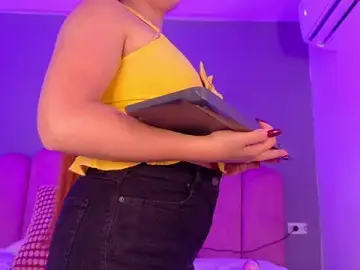 Stripchat Live Sex Cam of SofiaDiamond_